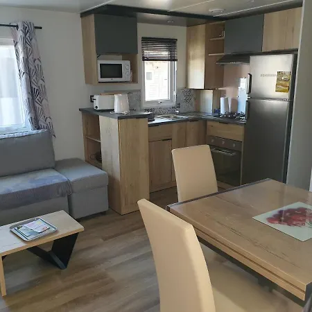 Louons Ensemble אתר קמפינג *