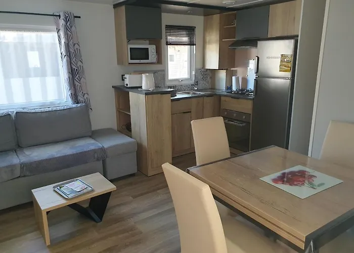 Louons Ensemble Campingplatz *