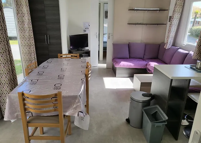 Louons Ensemble Camping *